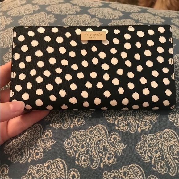Kate Spade Wallet - Picture 1 of 3
